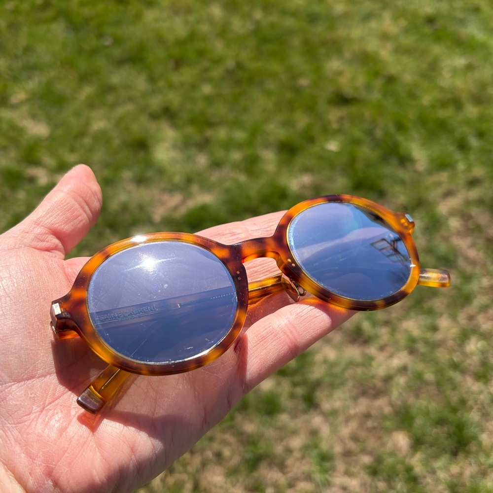 Saint Laurent SL 161 Slim sunglasses in a tortoise frame - Picture 6 of 11